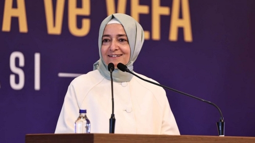AK Parti Genel Başkan Yardımcısı Fatma Betül Sayan Kaya, görevlerinden affını istedi