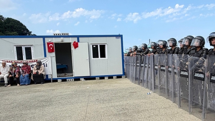 Rize'nin Balıkçı Köyü’nde gözaltına alınan 4 köylü serbest bırakıldı, kafesler limana indirildi