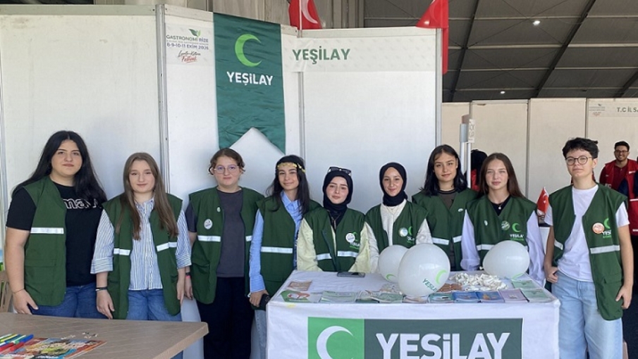 YEŞİLAY, GASTRONOMİ GÜNLERİ'NDE VATANDAŞLARLA BULUŞTU