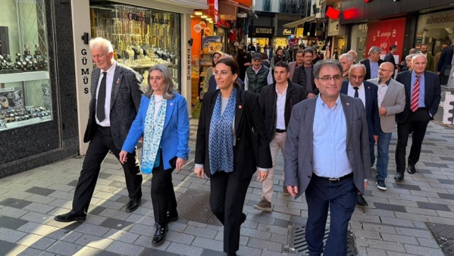 CHP Tam Kadro Sahada: Özgür Özel ve Liderler Rize’de Halkla Buluşuyor