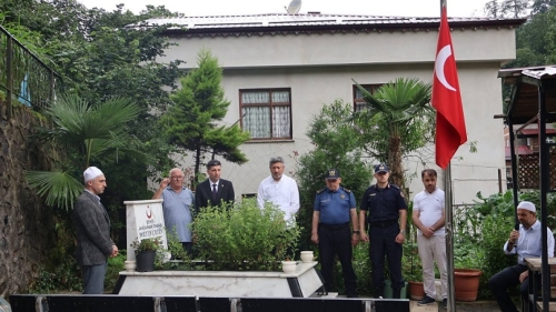 Güneysu’da 15 Temmuz Şehitleri Dualarla Anıldı” Şehit ve Gazi Aileleri yemek te bir araya geldi.