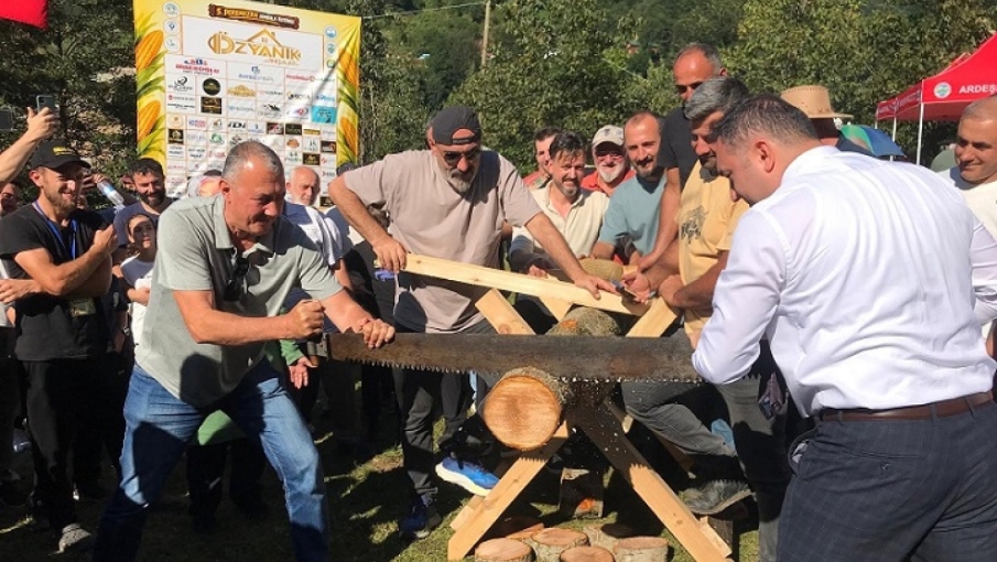 Ardeşen’de Deremezra Kombala Festivali Coşkusu