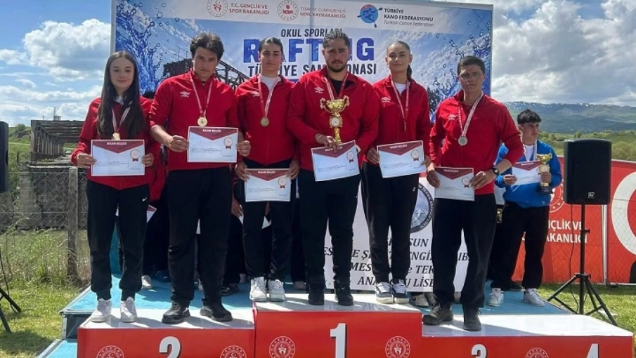 Güneysu’dan Raftingde Çifte Türkiye Şampiyonluk