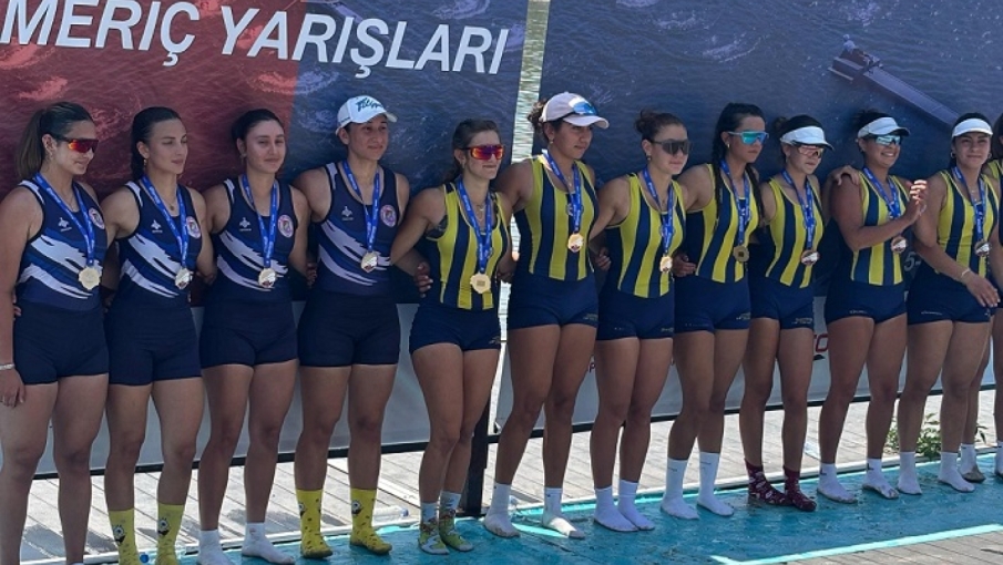 Rize Kürek Takımı Edirne’de Gümüş ve Bronz Madalya Kazandı