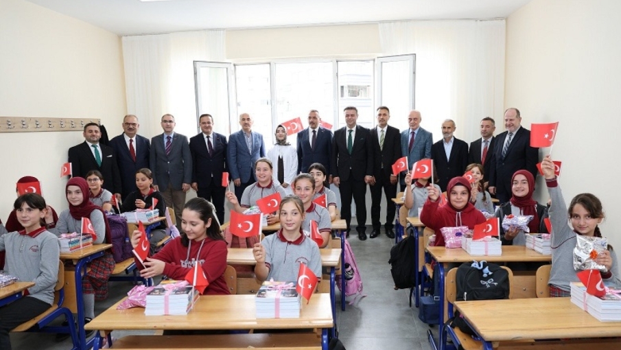Rize’de İlk Ders Zili Çaldı: 59 Bin Evladımız Okula Koştu!
