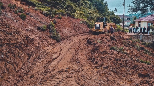 Rize’de Aşırı Yağışlardan 57 köyde 174 Heyelan ve Su baskınları meydana geldi
