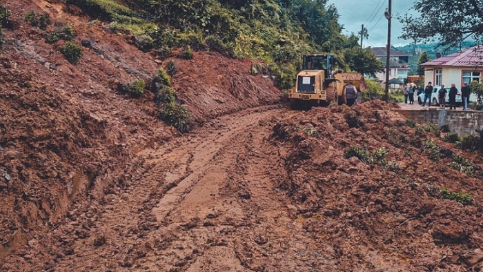 Rize’de Aşırı Yağışlardan 57 köyde 174 Heyelan ve Su baskınları meydana geldi