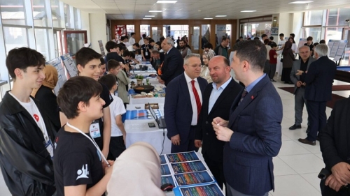 Güneysu’da TÜBİTAK 4006 Bilim Fuarı Coşkusu