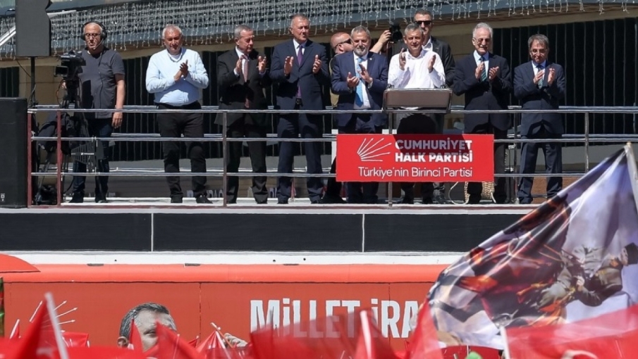 Karadeniz’de Çay Mitingi: Özel’den Rizelilere Yürekten Teşekkür